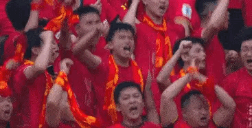 真的感动，中国足球不行，但中国球迷太行了！重庆主场最后一场世预赛，已经出局的情况