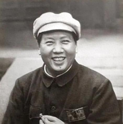 毛主席为何对徐海东大将格外信任与喜爱？细数徐海东的三大突出优点1955年9月的