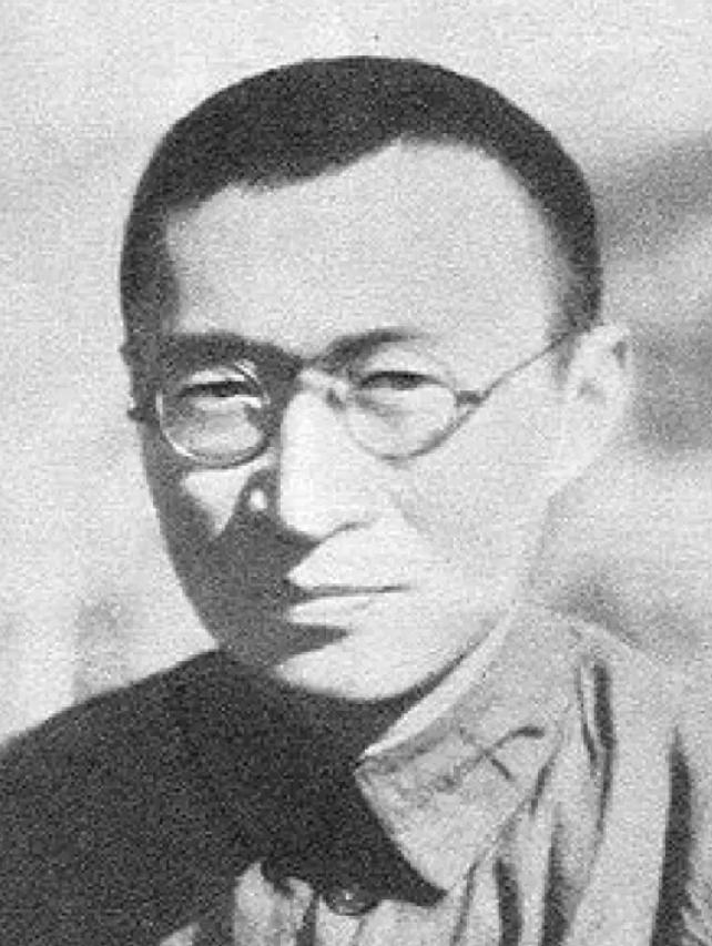 1974年1月25日凌晨，王稼祥在病榻上最后一次睁开眼睛，紧紧握住妻子朱仲丽的手