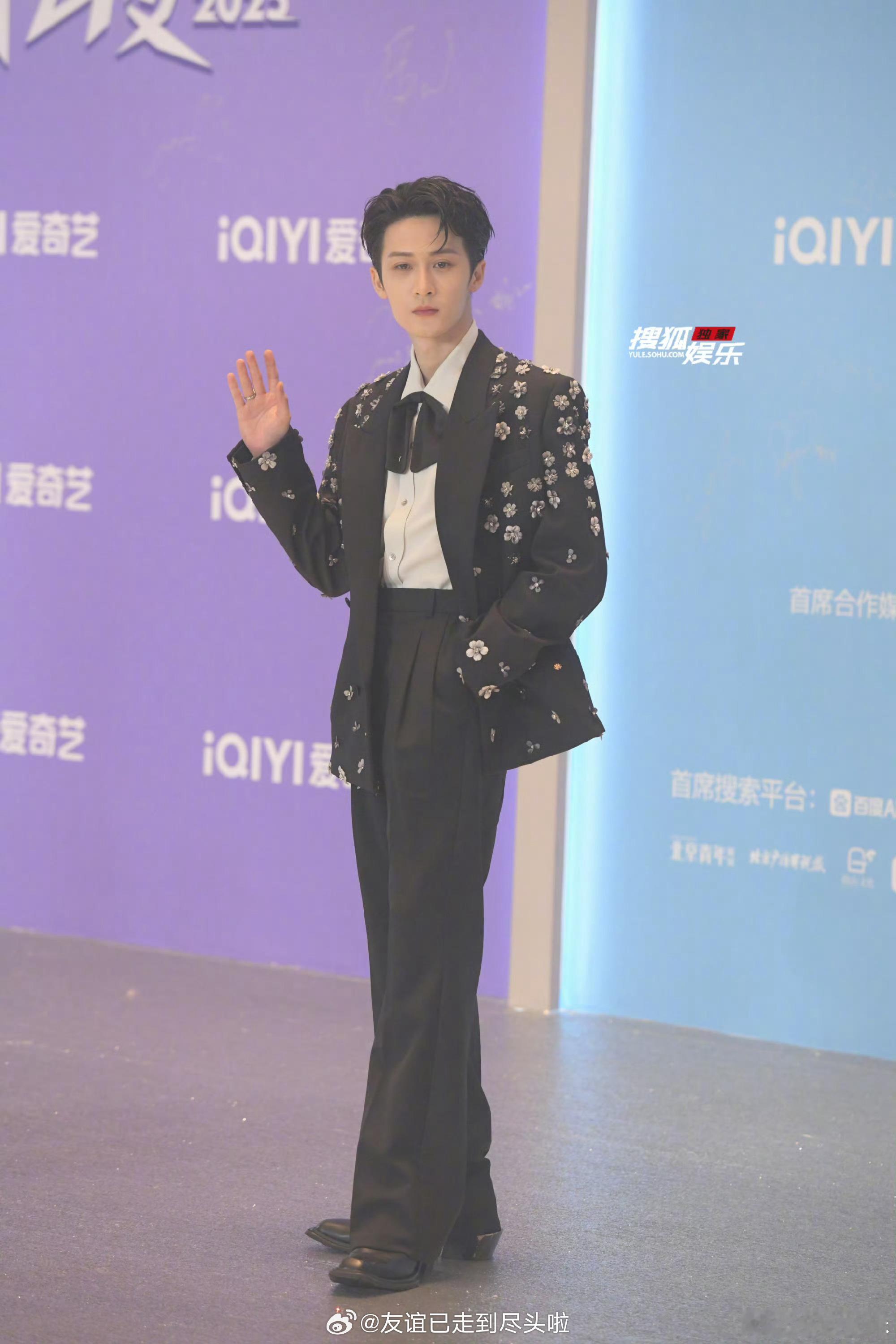 今天尖叫之夜红毯的丑裤子盘点，哪条裤子最丑？尖叫之夜红毯