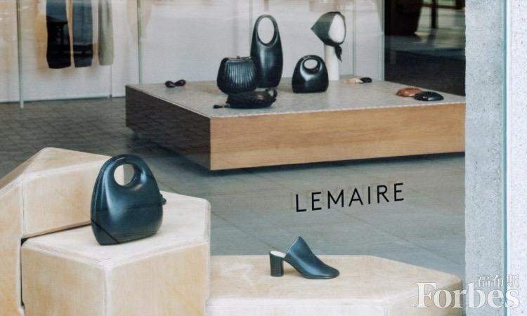 法国品牌陷入“辱华”风波后道歉了事！我们的相关机构太仁慈了，就这么轻轻放过，他会