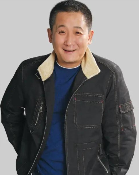 1994年，梁欢在拍《我爱我家》时和已婚的英达暗生情愫、因戏生情，两人的恋情曝光