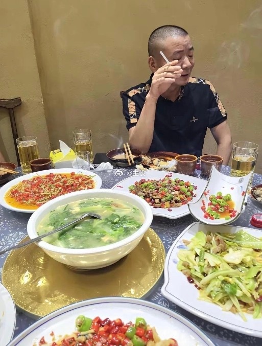 没有一盘菜是贵的，架势倒是摆得挺大。
