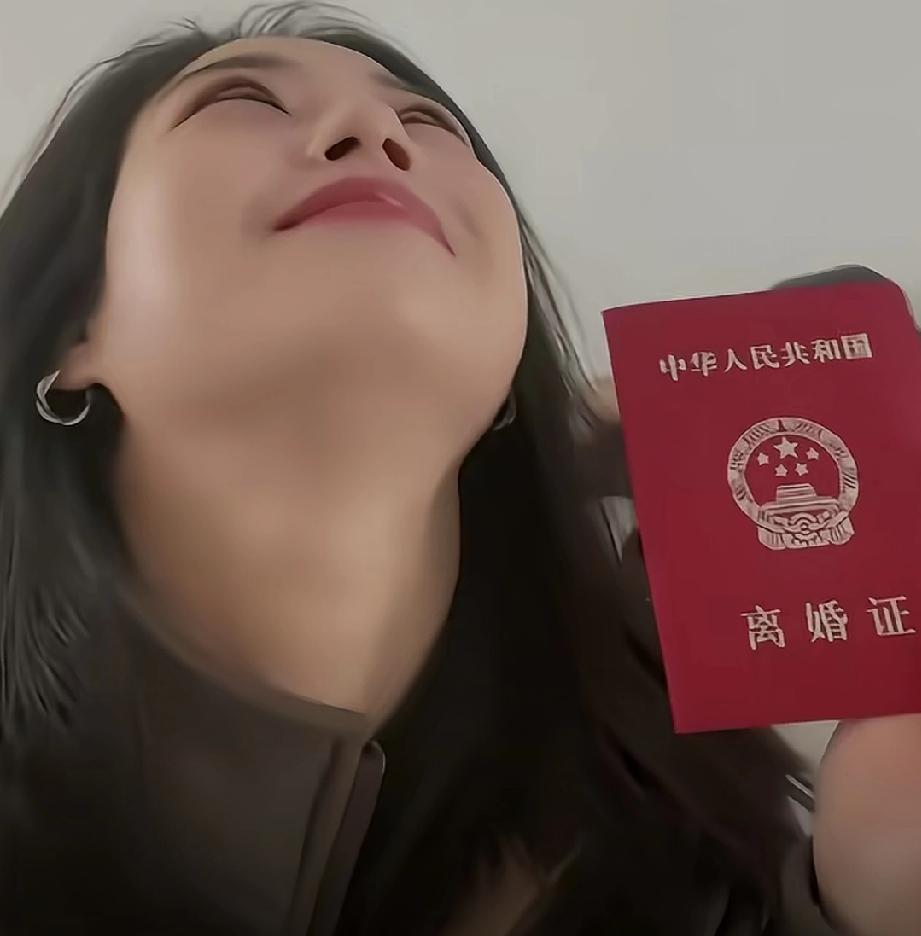 佛说一切随缘，随遇而安。是你的永远的都是你的，谁也抢不走，不是你的也强留不来。/