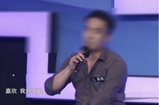 “你装什么装？”河南，老太太家里拆迁分到了两套房，反手将女儿拉黑并拒之门外。2年