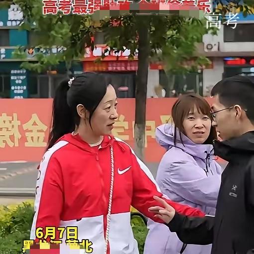 黑龙江男生考完试狂奔找老师，一句话让老师当场愣住！太惊喜了黑龙江一男生走出