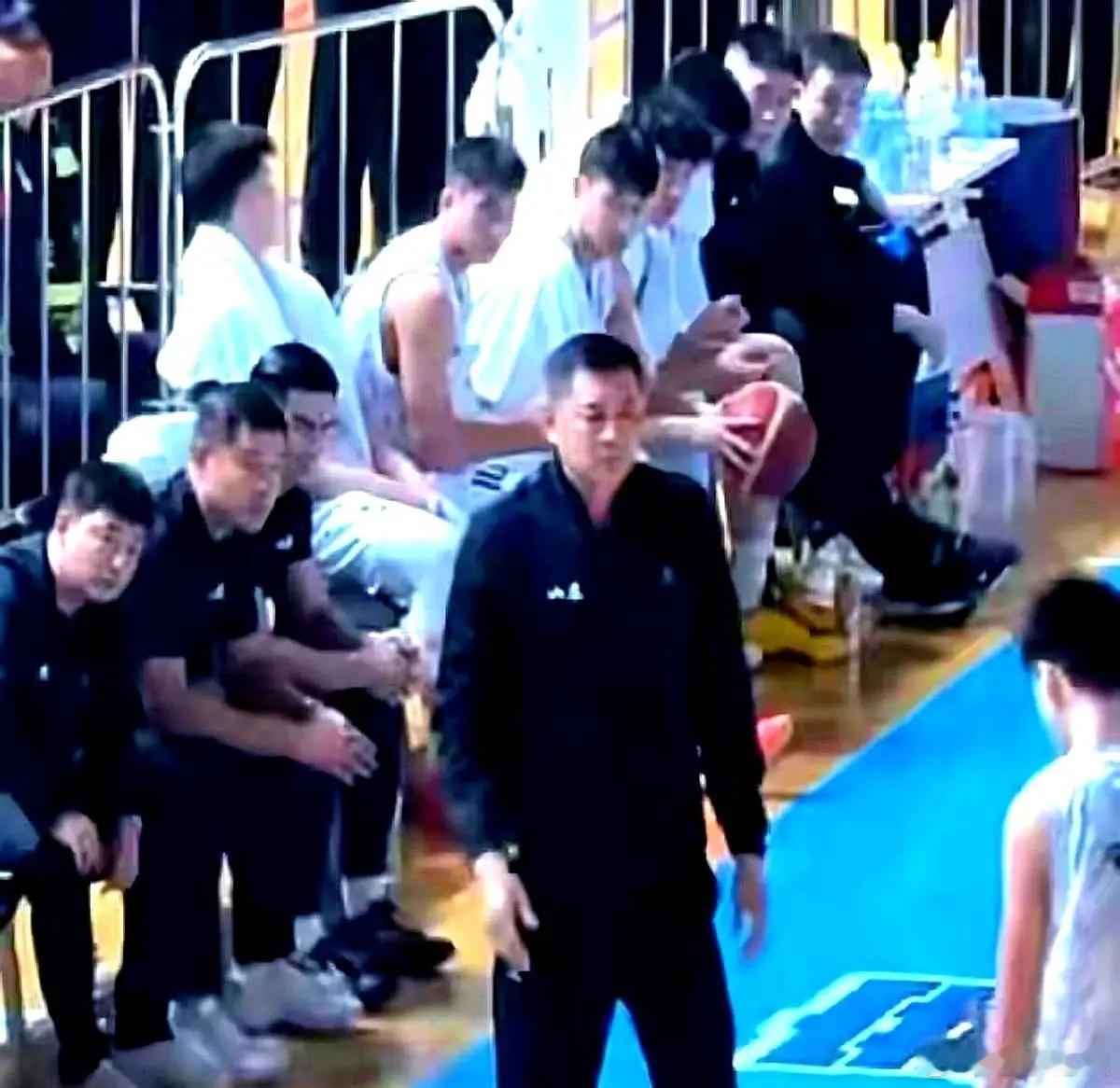 都说平时练得好，不如赛场顶得住。山东这帮U22小伙子算是体验了一把。段昂君这22