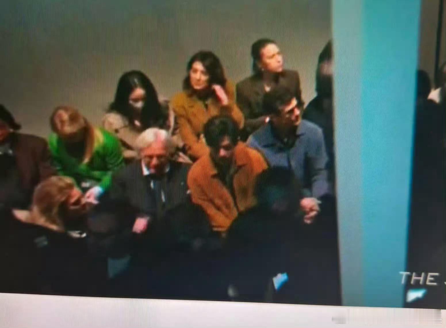 肖战看秀出场人气顶级名利场咖位明明白白你们看时装周顶级待遇的明星，内场座位图是