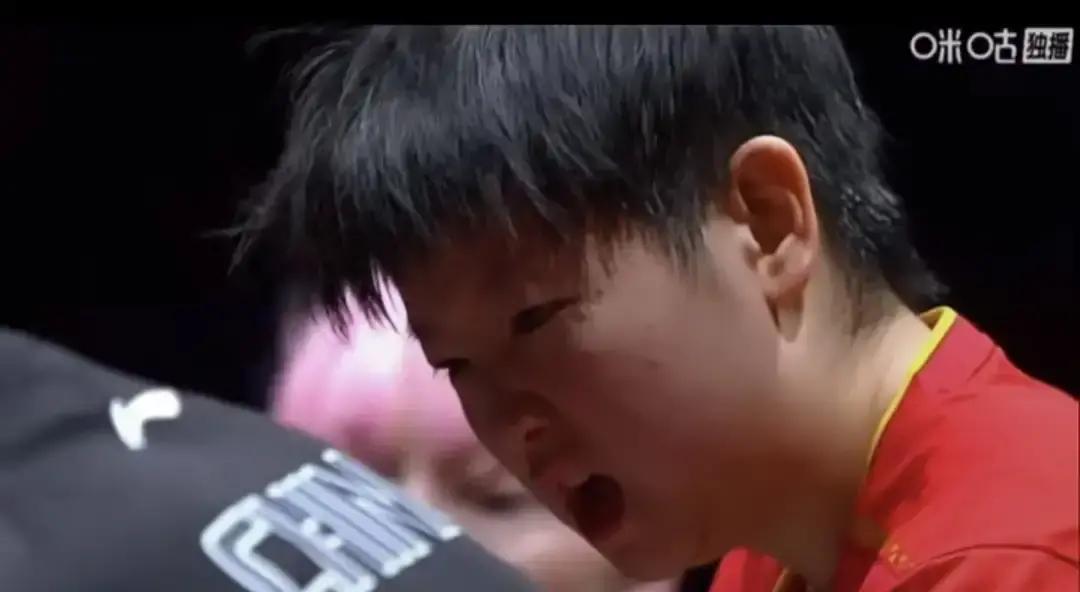 看莎莎掉眼泪就知道她多疼。换谁都得心疼，现场观众能理解，屏幕前的也能理解。