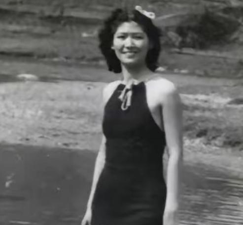 1914年，31岁的阎锡山，娶了14岁的小妾，结婚当晚，阎锡山对小妾说：“你