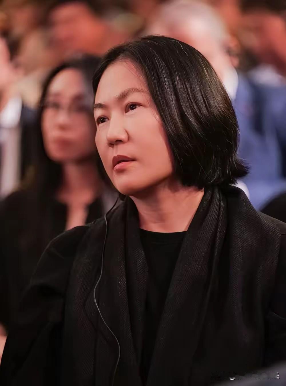55岁的高原老了，性格还是没有变，依然敢说，她直接辟谣四合院108万抚养费谣言，