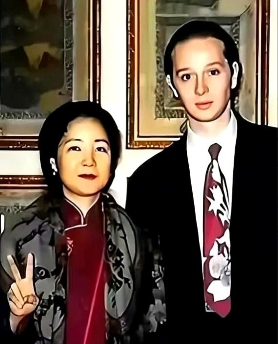 邓丽君这辈子最大的遗憾，既不是年纪轻轻才42岁就和世界道别，也不是找了小自己15