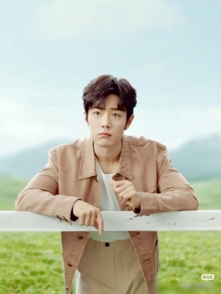 别再用“努力”这种廉价的词夸肖战了。我告诉你，他那不叫敬业，那叫一种极其冷酷的生