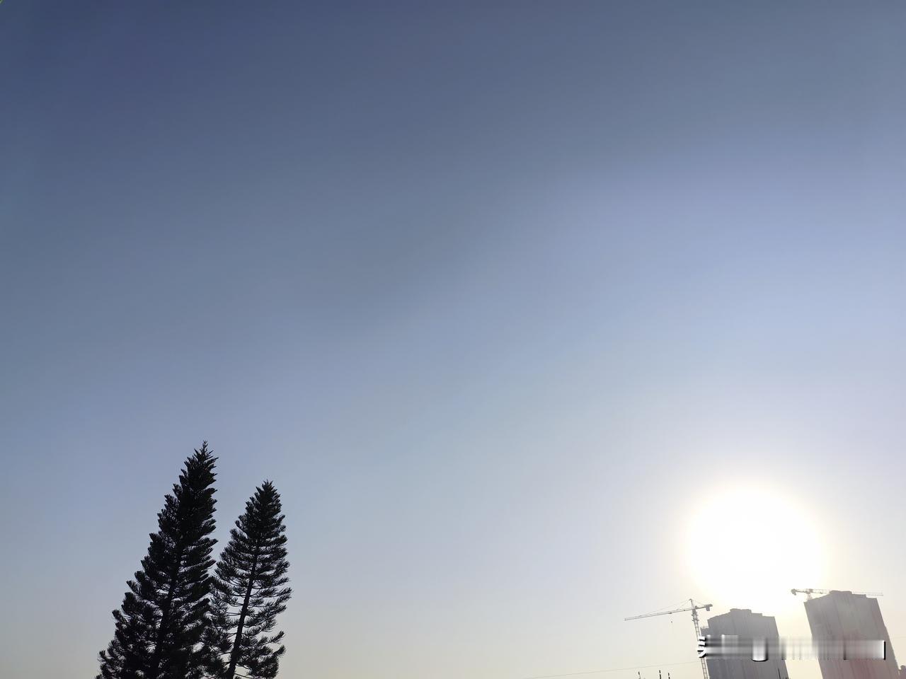 广东天气：晴燥待机，昼暖夜凉！未来几天，广东持续维持晴好干燥天气，早晚寒冷，