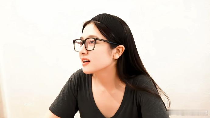 李兰迪拿到自由潜证书简直就是我们的六边形战士了吧，特别是李兰迪拿到自由潜证书，