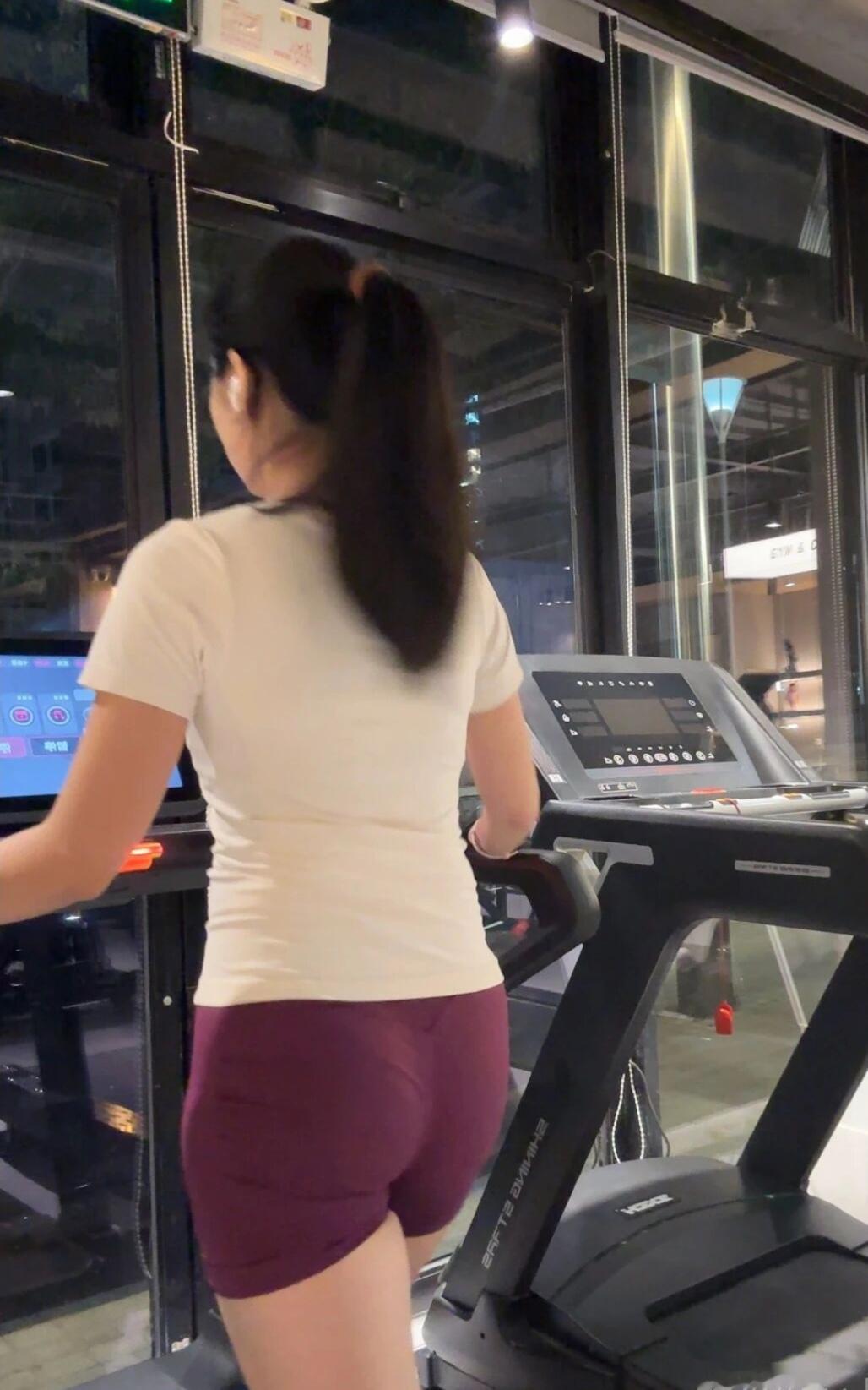 东北女人颜值高还是有一定原因的东北地区属于比较寒冷地带，一年有大半部分时间封
