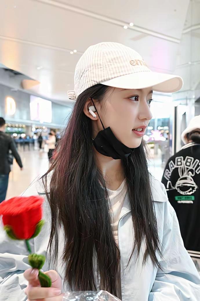 看见这小虎牙谁不喜欢