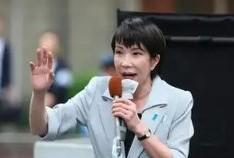 高市早苗还没上台就干涉中国内政，要跟我们谈，什么台湾问题。你算哪根葱，我觉得她唯