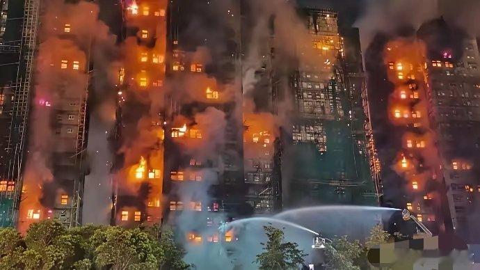 内娱艺人捐款支援香港名单公布。很多人说，看到这么多捐款，都觉得不可思议。香港那么