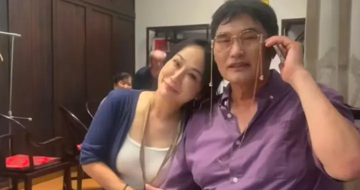 大衣哥和美女亲密合照后, 终于做出回应, 私生活混乱传闻水落石出