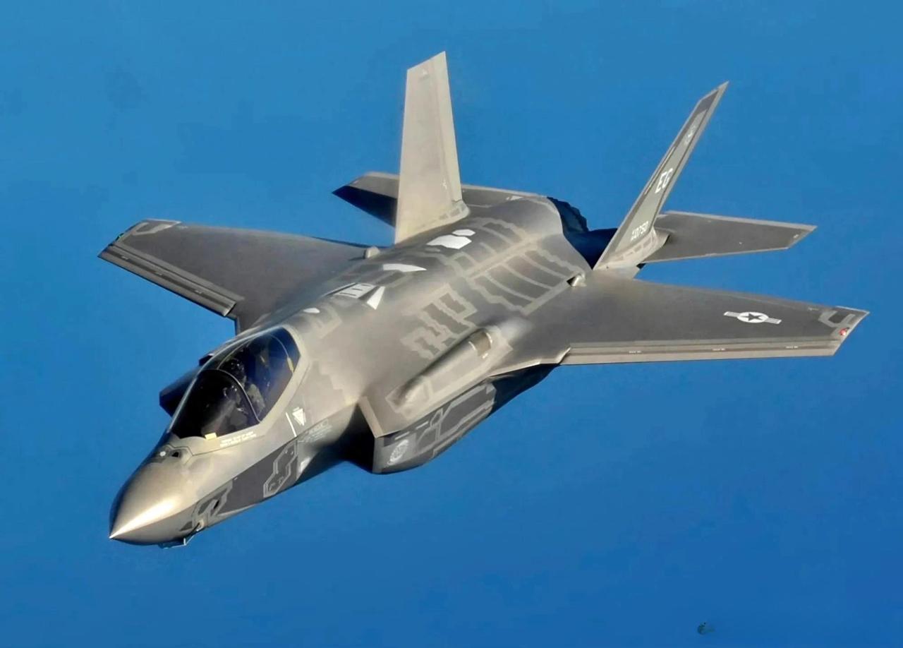 这仗还怎么打？F-35刚从2000公里以外起飞，解放军就已经锁定了它的目标。打个
