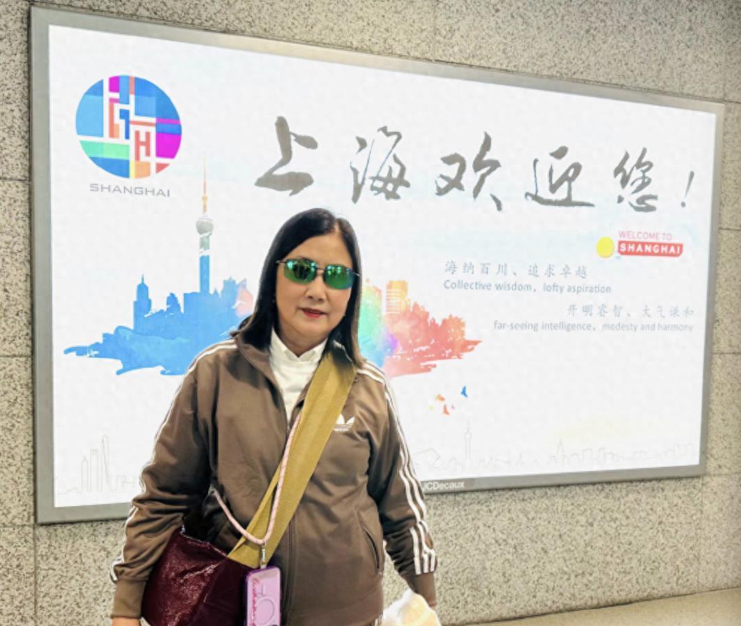 汪明荃归沪祭祖情牵故里，离乡69载沪语乡音未改在香港演艺圈，汪明荃堪称“全能女