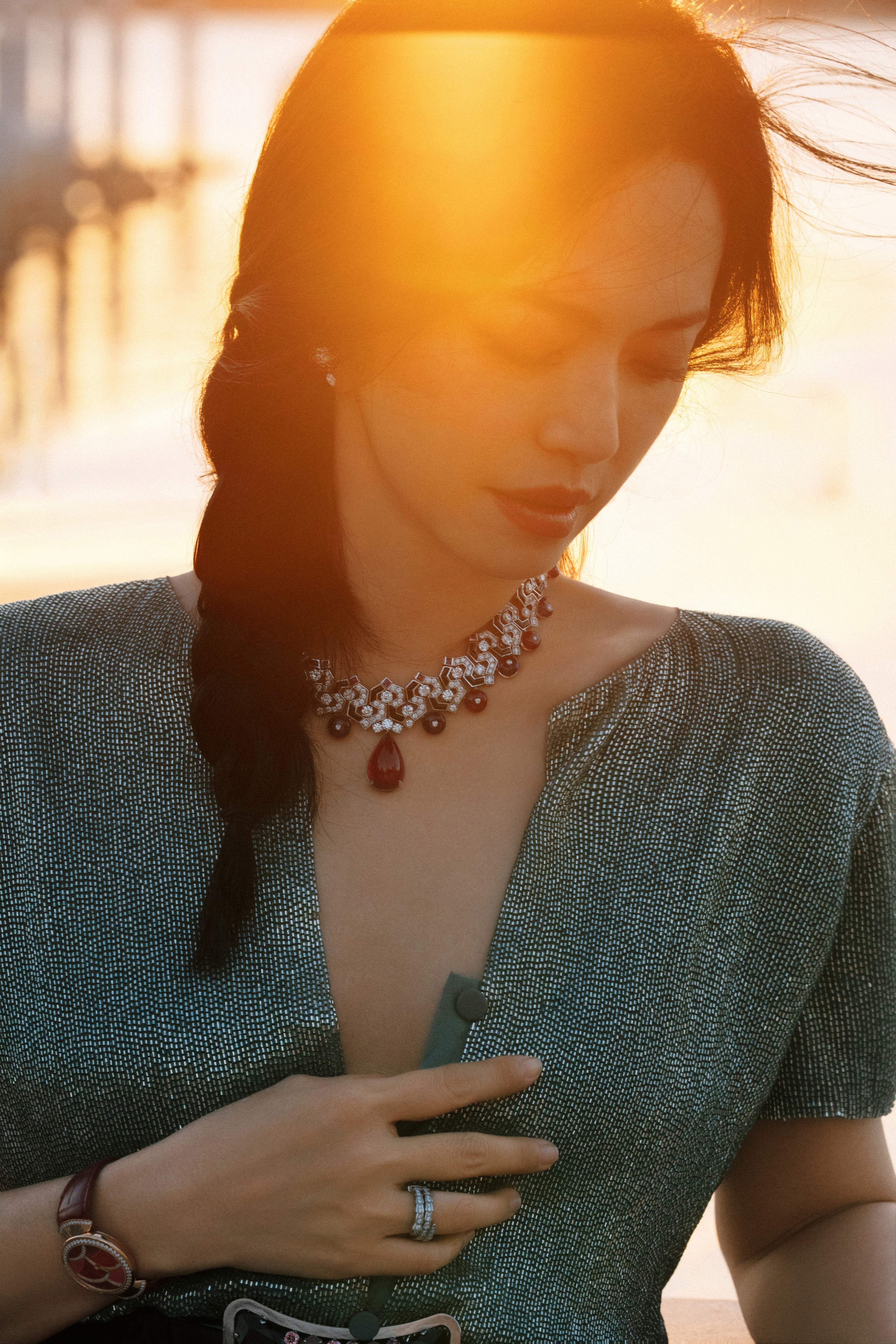  金鸡奖，姚晨穿ArmaniPrivé2017高定搭宝格丽高珠，顶咖配顶配，