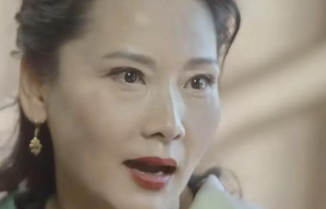 看懂何赛飞和妈妈之间的心结才理解她为什么很难原谅妈妈何赛飞的童年经历让她一