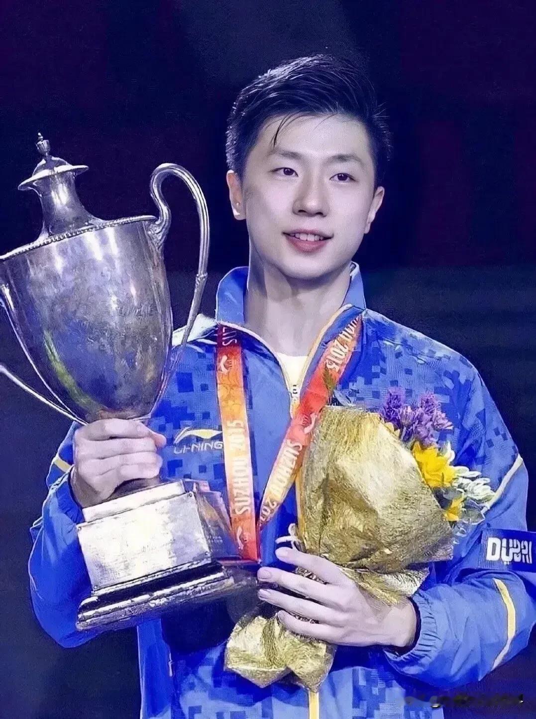 樊振东和马龙实力可以说势均力敌、平分秋色，要说差距就差在服役年限上，27岁的马龙