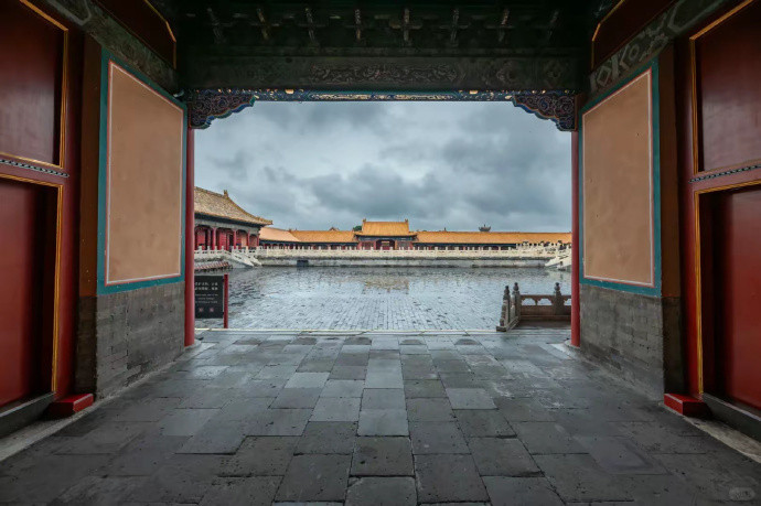 雨中故宫，太美了！
