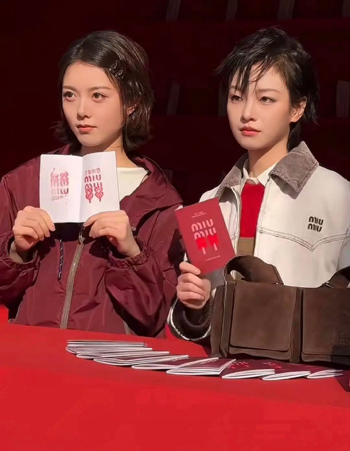 00花大使赵今麦刘浩存李庚希赵今麦刘浩存李庚希活动生图状态00花大使赵今麦、刘浩