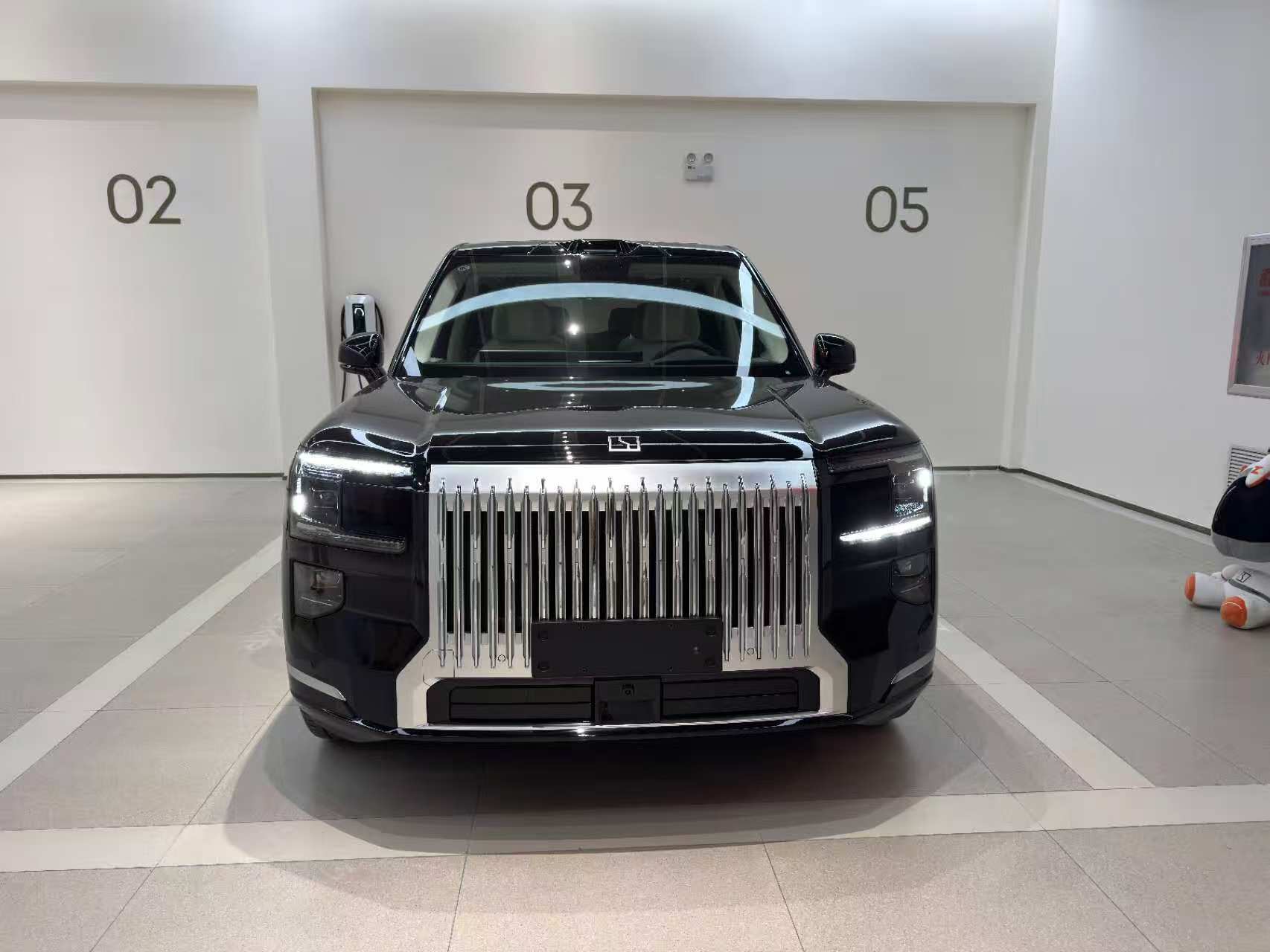 刚看到极氪9X的11月数据：8121台均价53.8万拿下50万级大型SUV销冠说