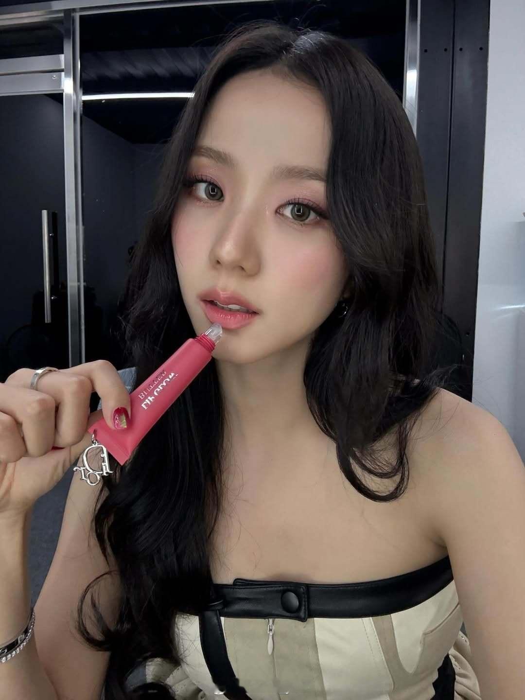 jisoo妆容Dior001​​​