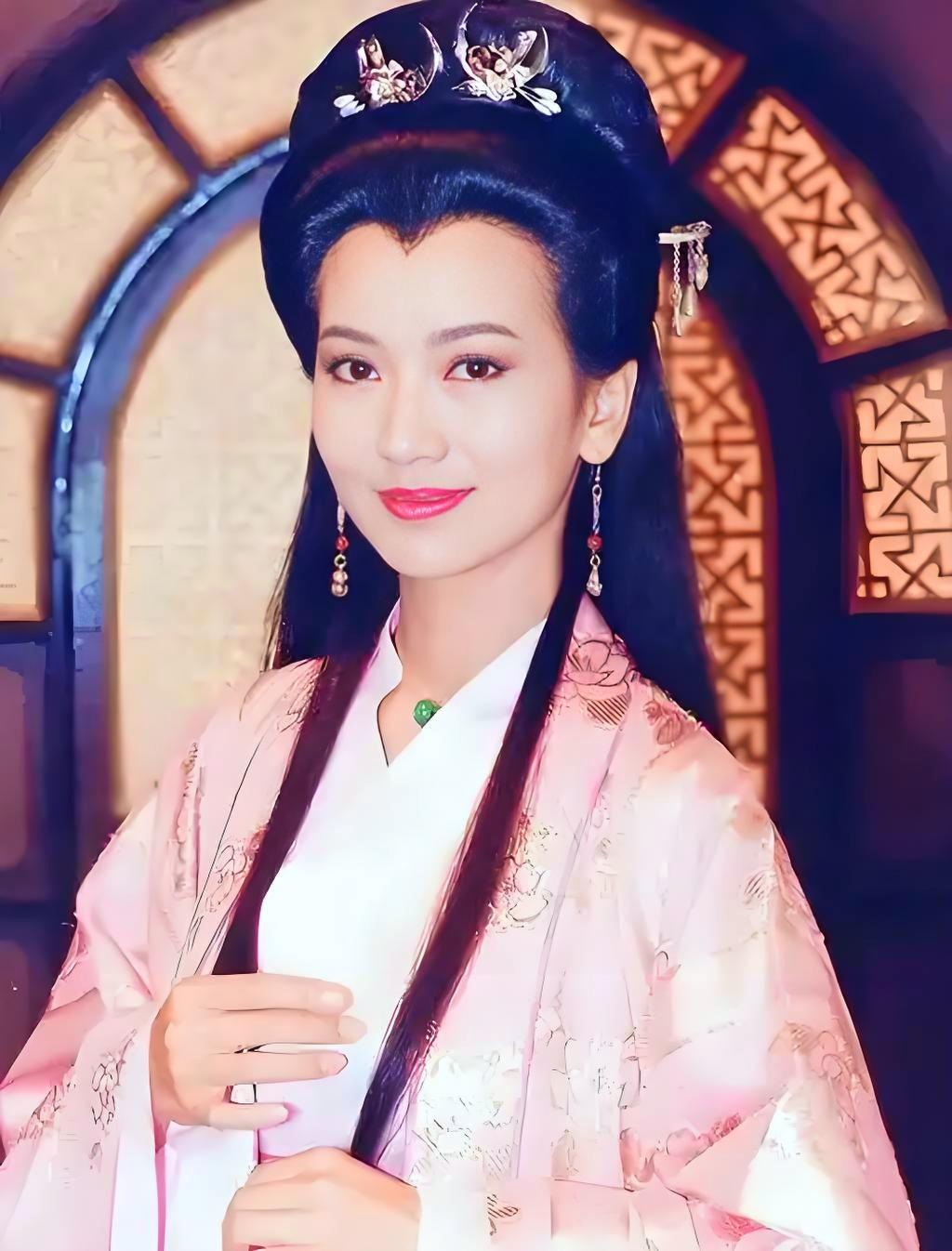 大家发现没？大美女赵雅芝终究败在了这件事上，让人想不到…赵雅芝作为美女中的佼