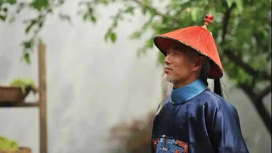 清朝的官员，由九门提督调任兵部侍郎，是升了还是降了？这个要看什么时期！清
