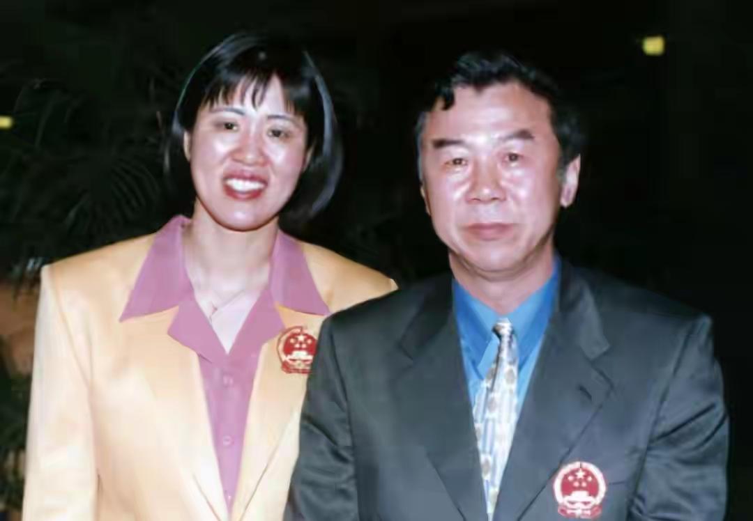 100年才出一个的排球高手中国队为什么不用？在朱婷闪耀世界排坛的同时，老教练陈