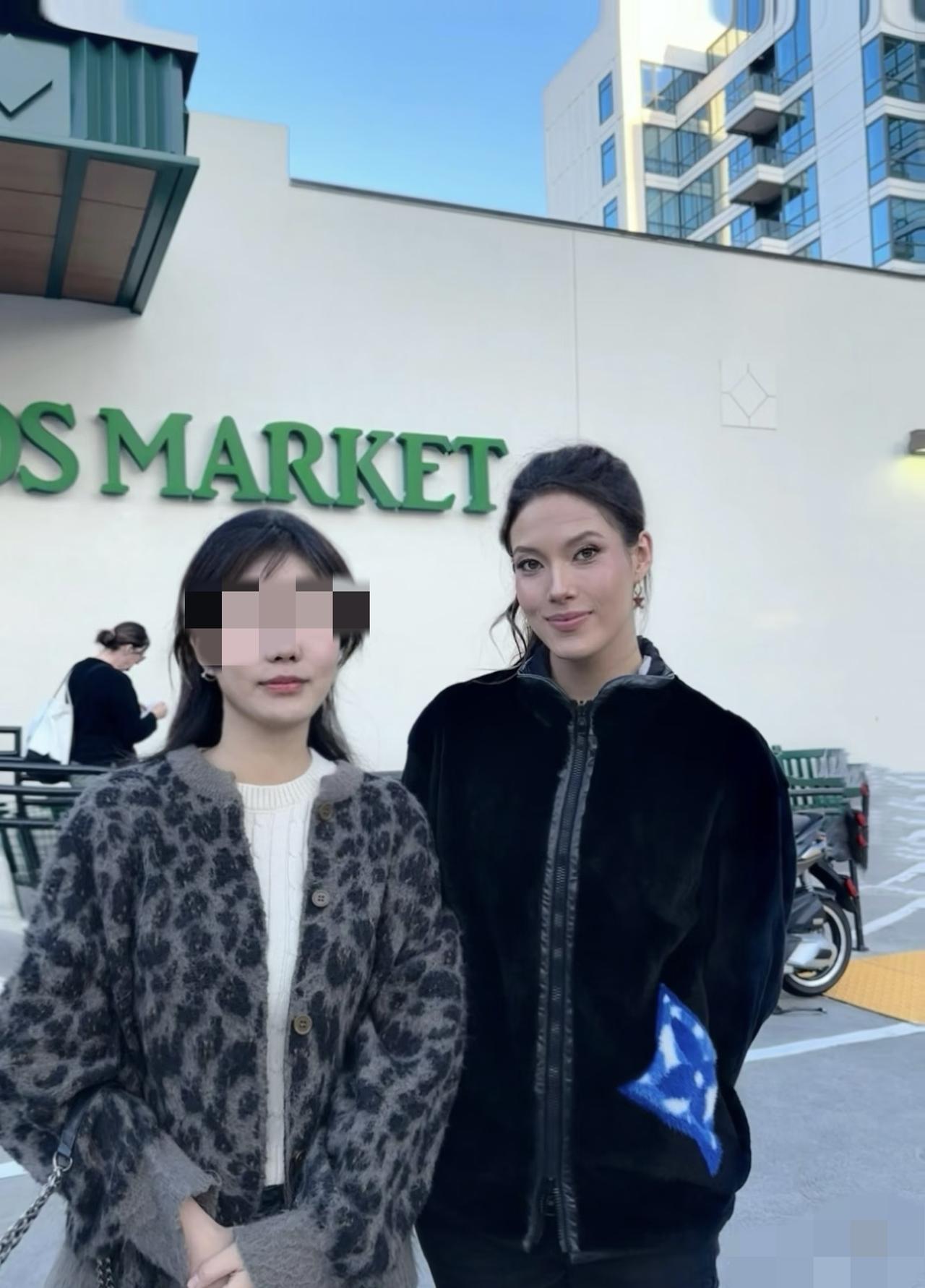 谷爱凌回到美国旧金山自己的家，彻底松弛下来，憔悴到像个大姐！3月7日，有网友