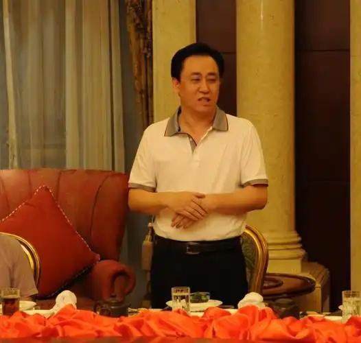 “许家印进去了，可他欠的钱，他一辈子也还不清。” 2026年8月20日，深圳