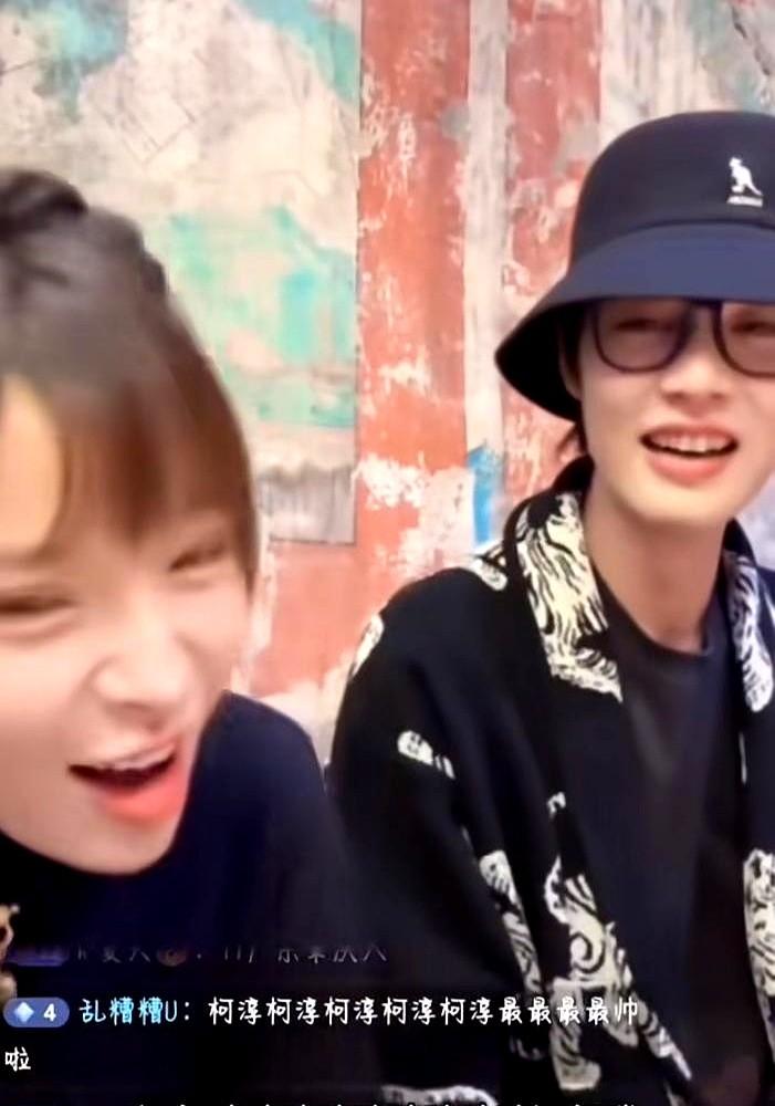 柯淳姐姐脸都拉长了，当着几万人面警告粉丝：“你们眼里只能有我弟！”下一秒，柯