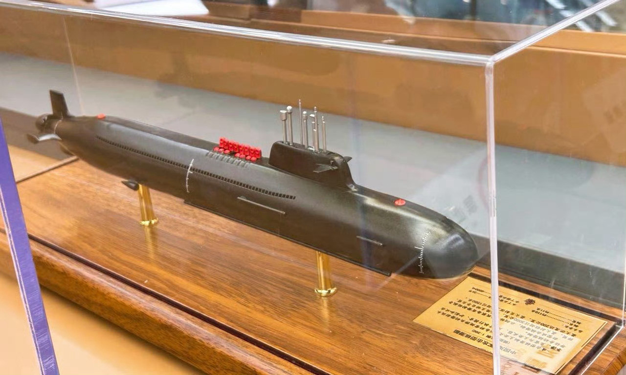 已经下水8艘的新型大黑鱼模型曝光[鼓掌]3x8大直径垂发清晰可见，铭牌上的数字