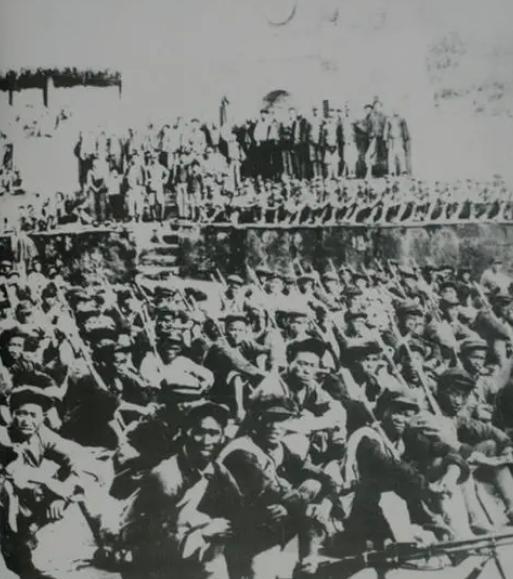 两大红军会师，四位将领高调支持张国焘，毛主席后来如何对他们？“1955年9月，
