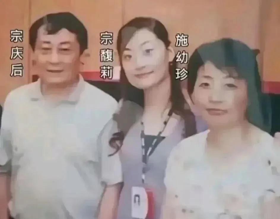 原来，宗馥莉的优秀更多来自于母亲。那个宗家的糟糠之妻才是最被忽视了人间清醒！最