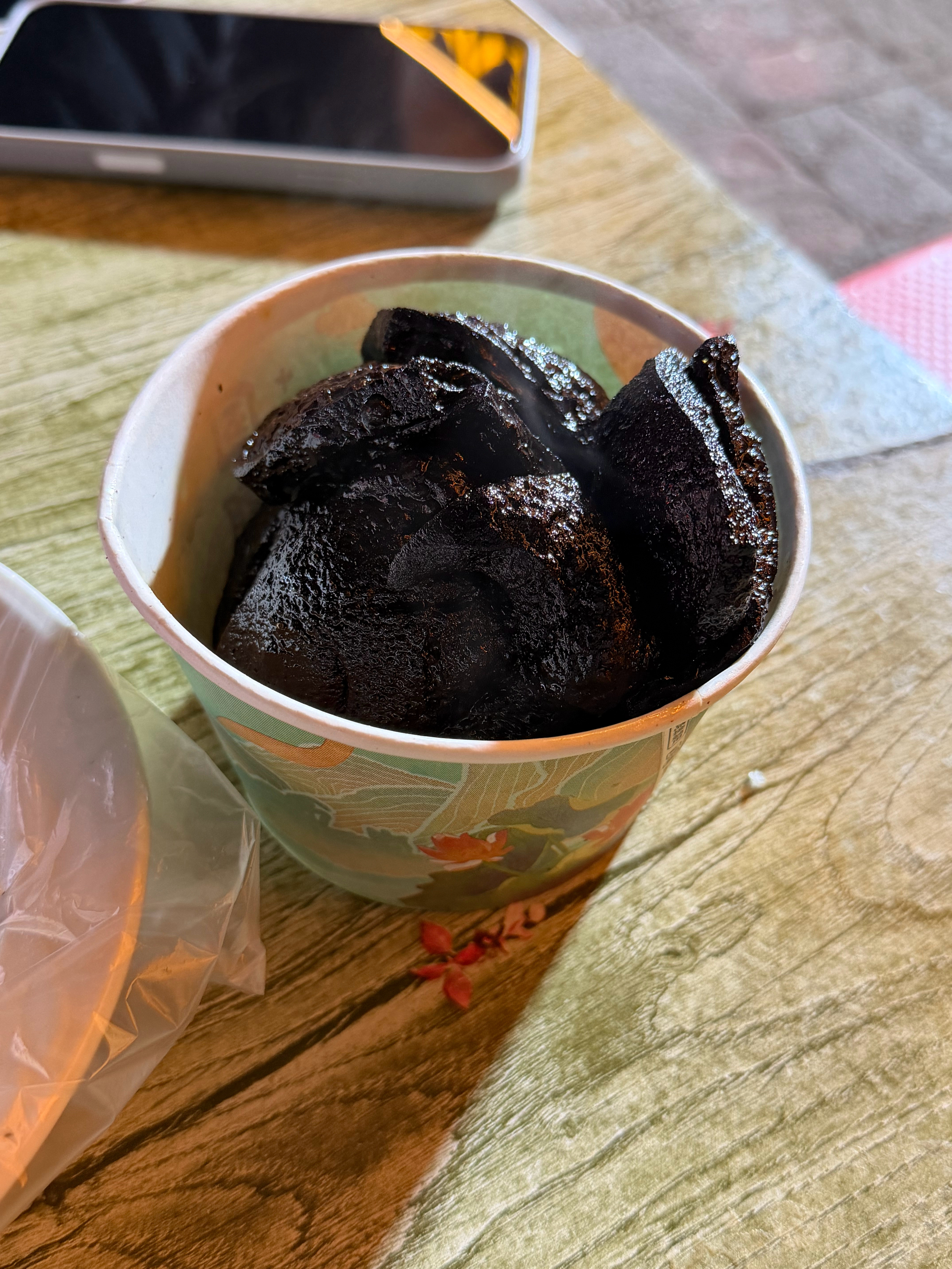 邯郸的这个煎猪血是特色，我挺爱吃的喜欢的可以来尝尝，还有煎灌漳，煎凉粉邯郸·学