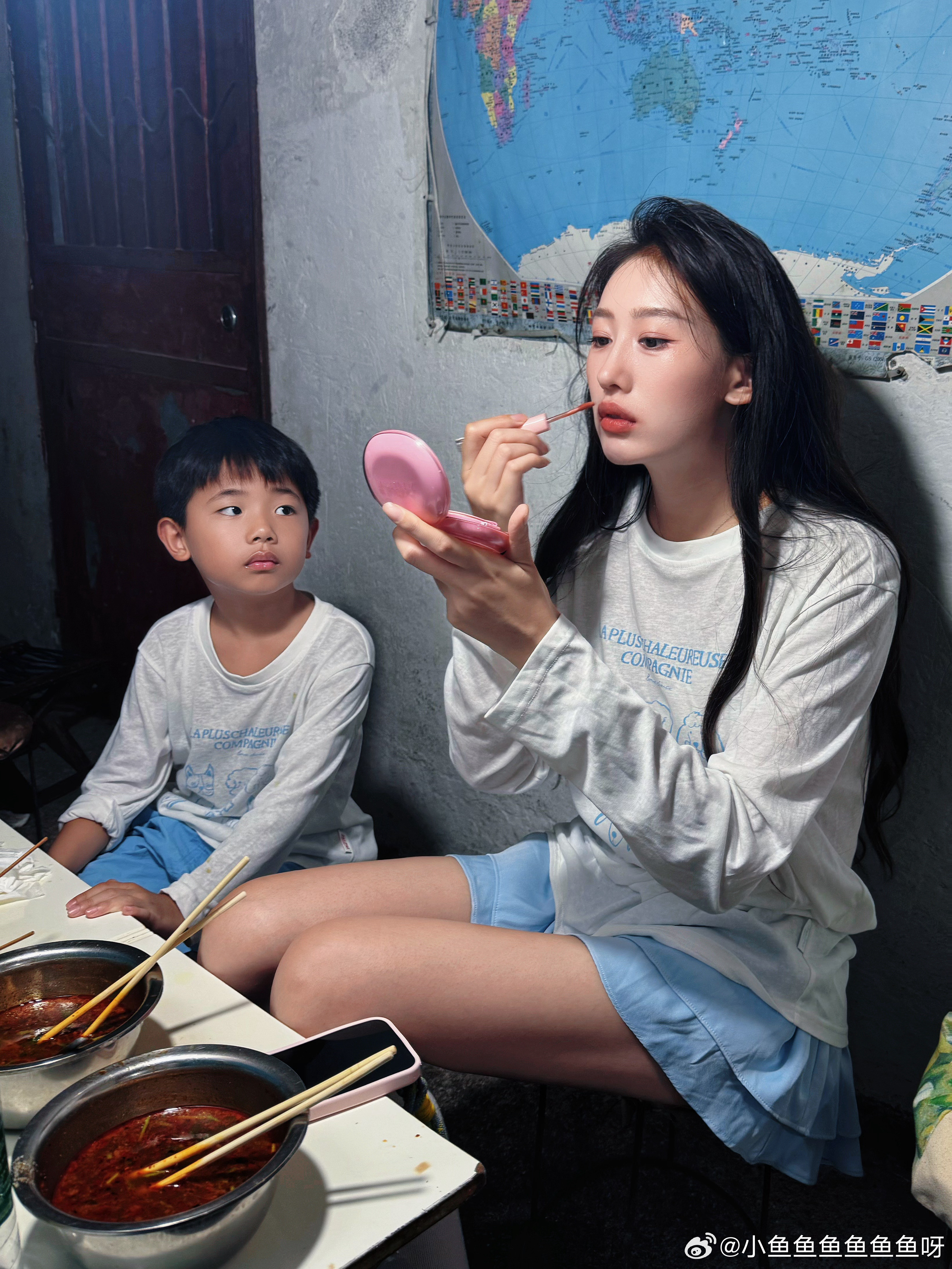 来吃老杨高中爱吃的米线十几年了没变过，当然…也没装修过…甚至…没有空调！让我们坚