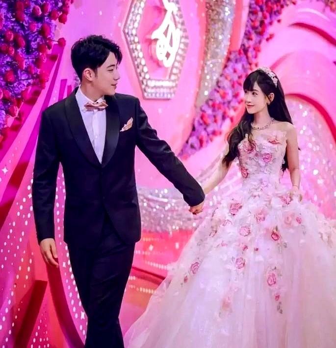 特步二公主丁佳敏这人生进度条，简直是开挂了！和七匹狼二公子周力源，从初中校服