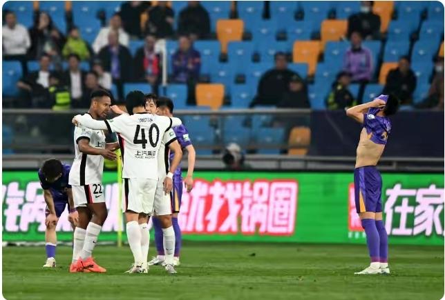 士可忍，孰不可忍。如此垃圾丢人的球队，为什么网上一直没人站出来说公道话？见过联