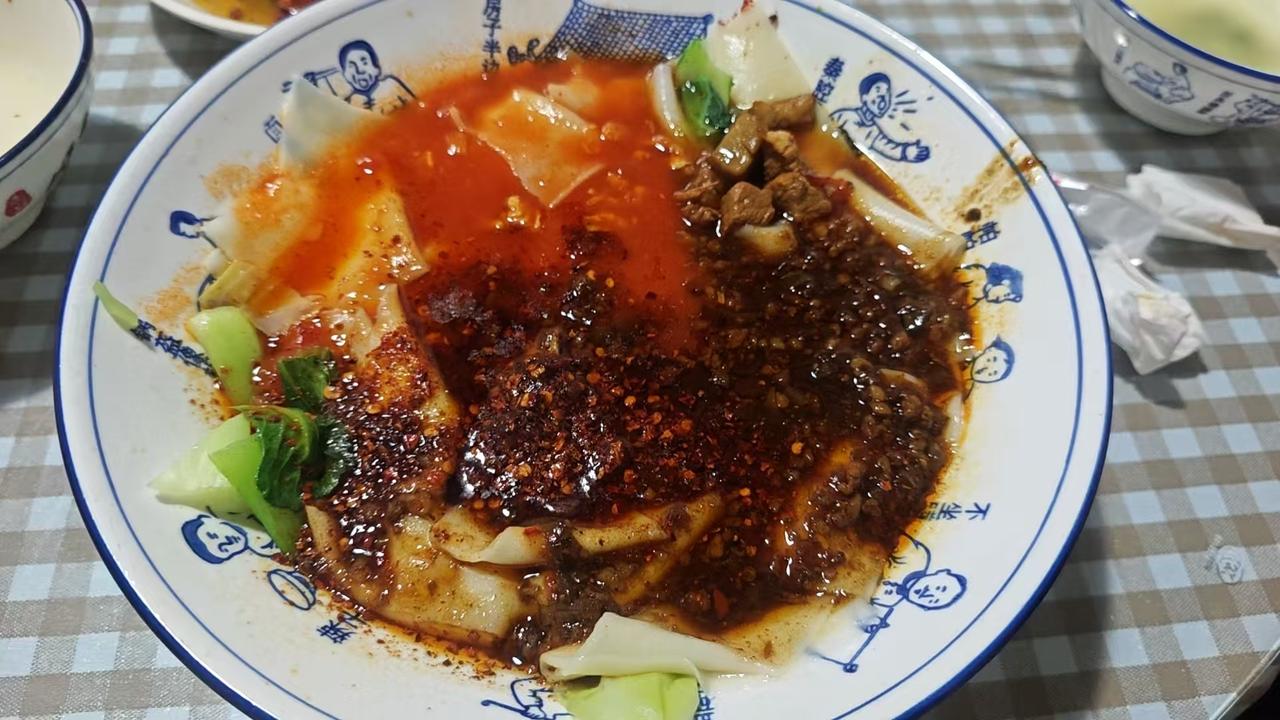 biangbiang面，最接地气的美食！帝都咸阳，最接地气的美食，那当然地是