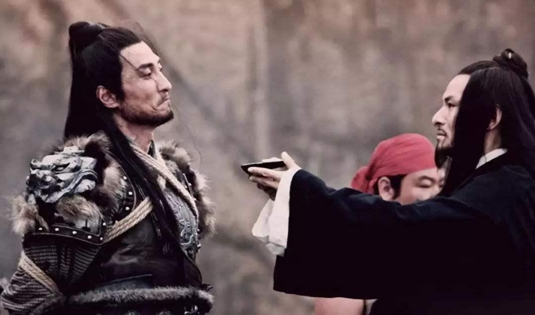 公元621年，单雄信被李世民捉获，将其送上了刑场，在刑场上，曾经的瓦岗寨兄弟们皆