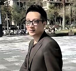 汪小菲总是飞来飞去,一边忙生意,一边顾家里事,看上去好忙碌呢,好像又有点