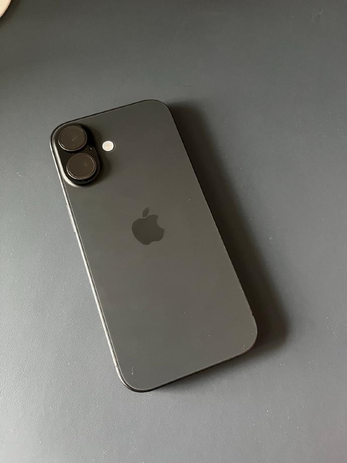 今年妥妥的是苹果大年，别不信！就iPhone17系列这个销量，几个月破千万